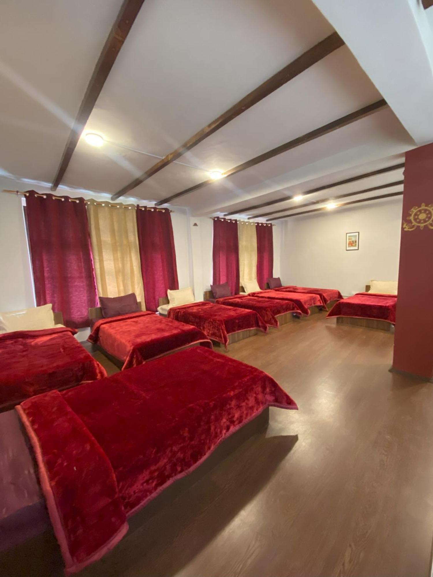 Kyelang Times Hostel Екстериор снимка