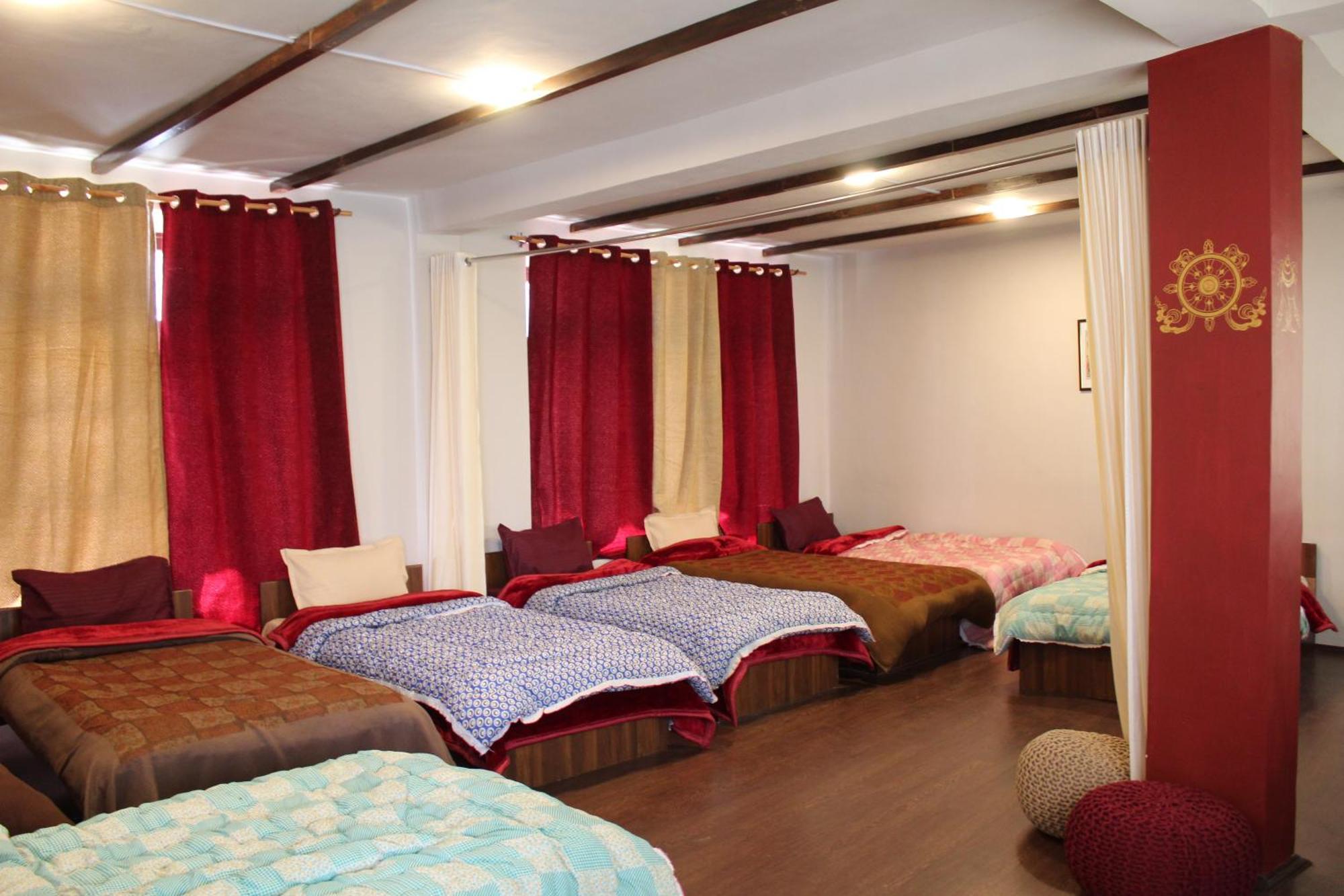 Kyelang Times Hostel Екстериор снимка