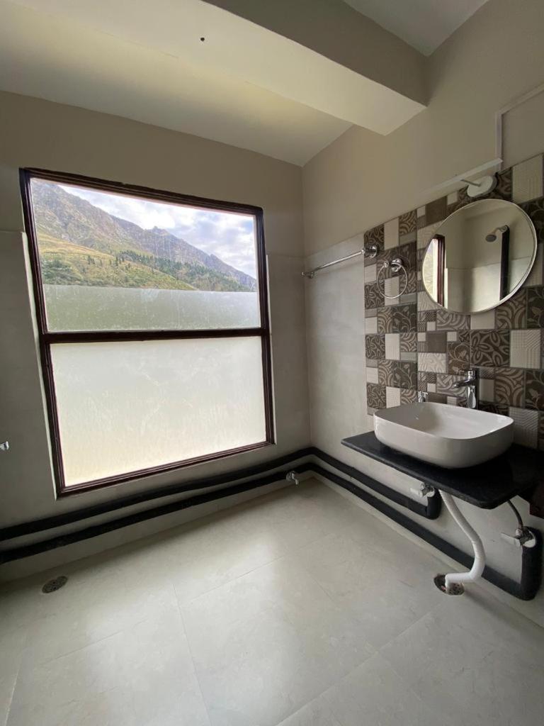 Kyelang Times Hostel Екстериор снимка